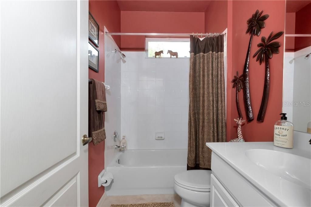 最近售出: $359,000 (2 贝兹, 2 浴室, 1698 平方英尺)