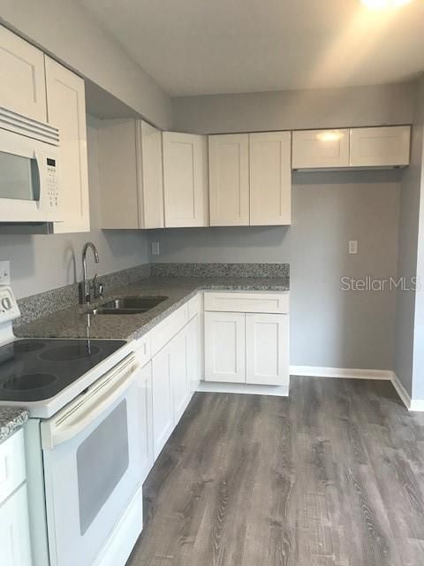 Recently Rented: $900 (2 beds, 1 baths, 826 Square Feet)