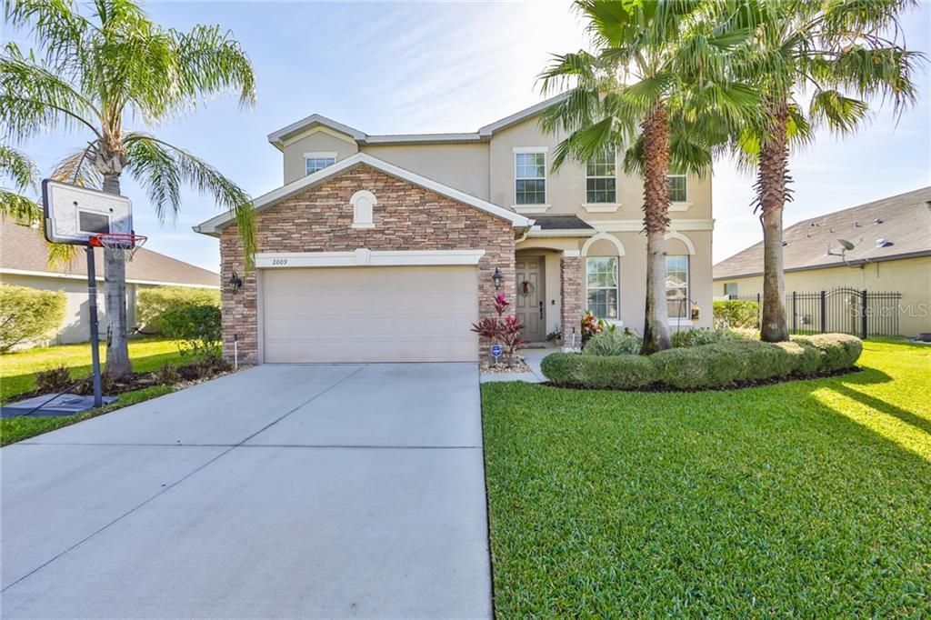 Recently Sold: $370,000 (5 beds, 3 baths, 2796 Square Feet)