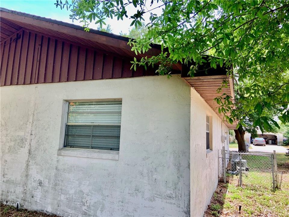 Recently Sold: $149,000 (2 beds, 2 baths, 1488 Square Feet)