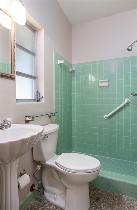最近售出: $269,900 (3 贝兹, 2 浴室, 1266 平方英尺)