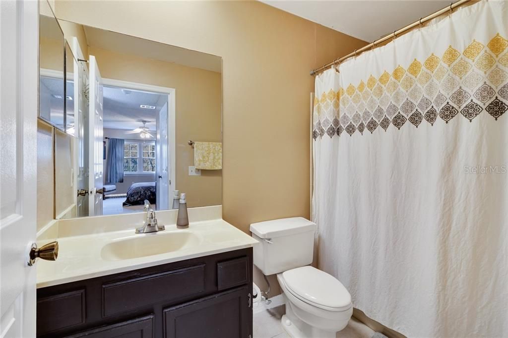 最近售出: $145,000 (2 贝兹, 2 浴室, 1365 平方英尺)