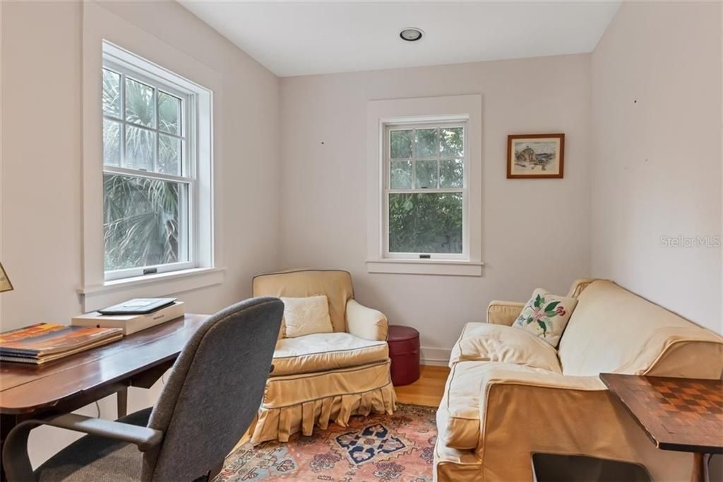 Recently Sold: $2,300,000 (3 beds, 2 baths, 2254 Square Feet)