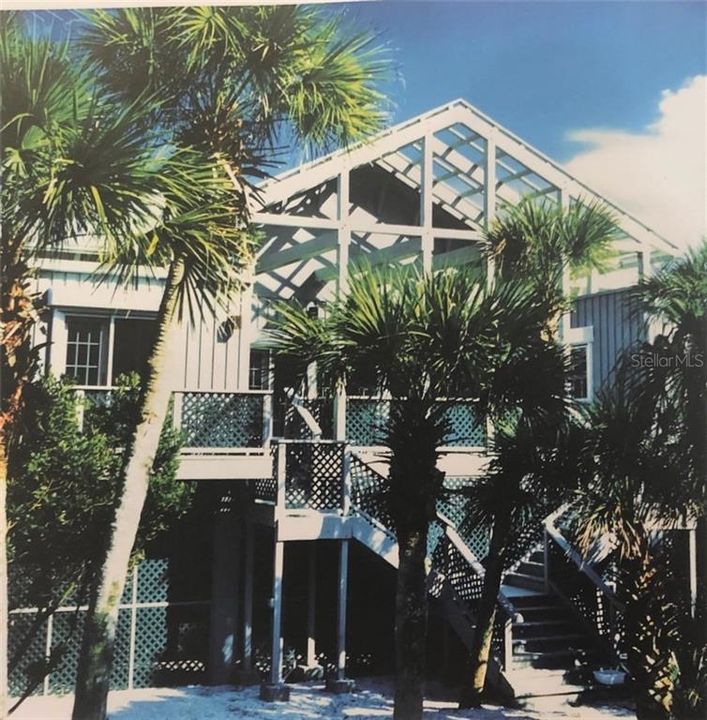 Recently Sold: $2,300,000 (3 beds, 2 baths, 2254 Square Feet)