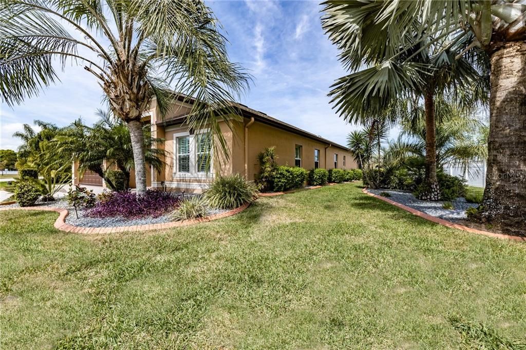 Recently Sold: $450,000 (4 beds, 3 baths, 2702 Square Feet)
