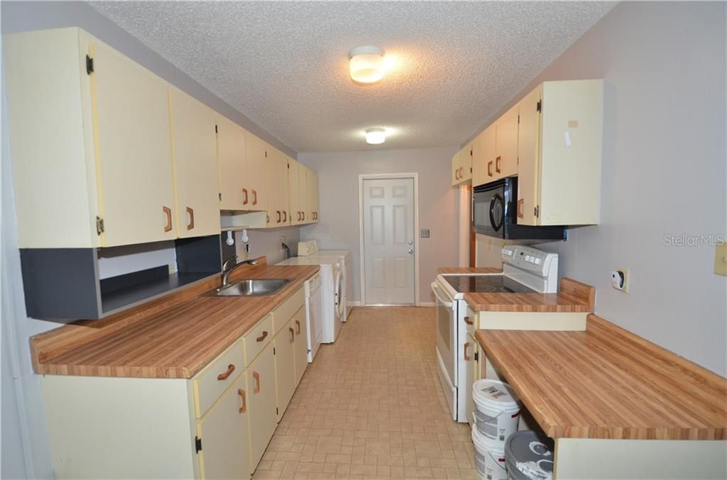 Recently Sold: $113,999 (2 beds, 2 baths, 1140 Square Feet)