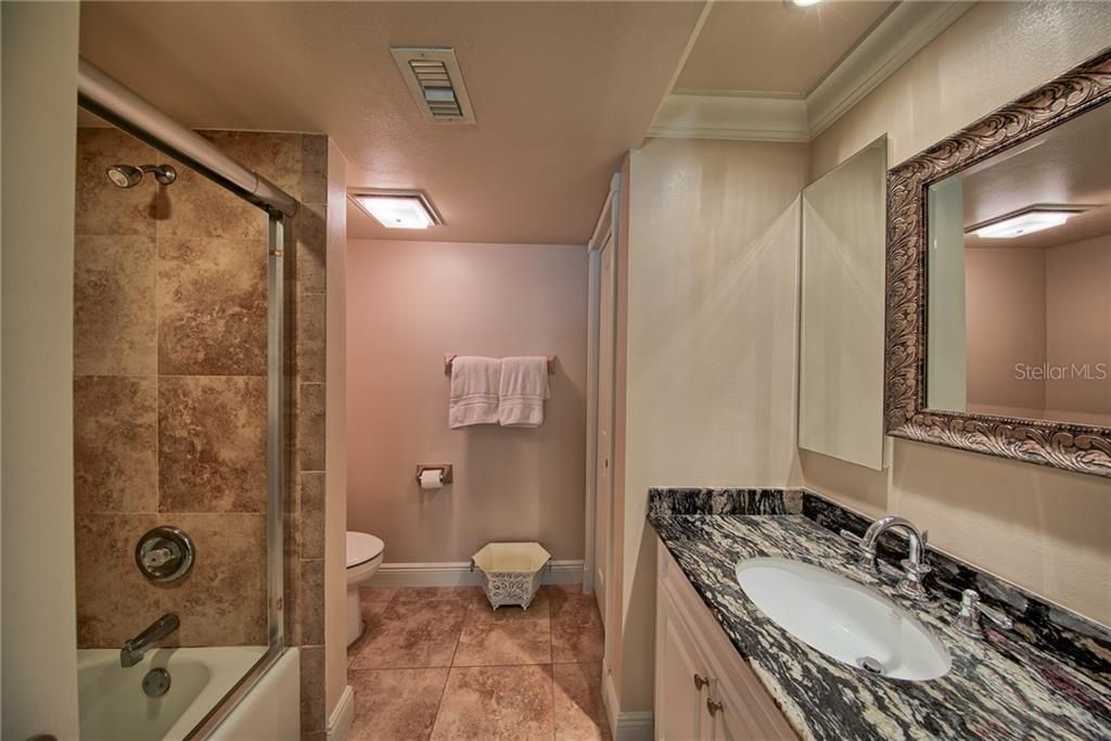 最近租的: $3,100 (2 贝兹, 2 浴室, 1394 平方英尺)