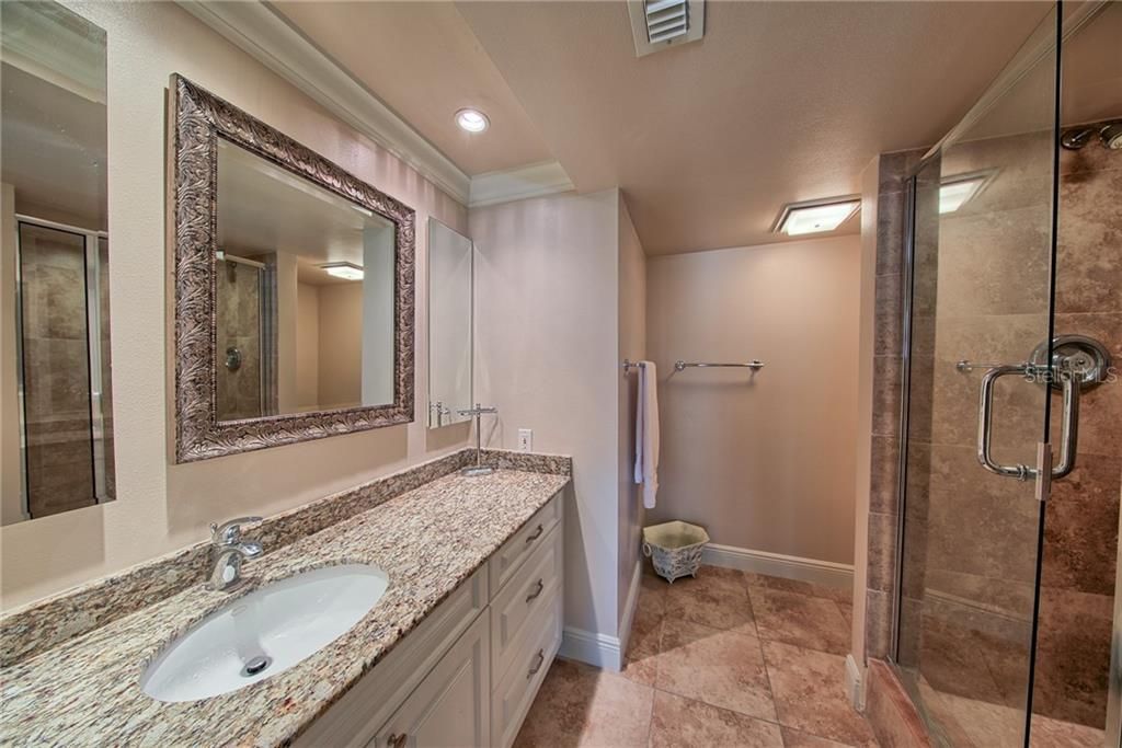 最近租的: $3,100 (2 贝兹, 2 浴室, 1394 平方英尺)