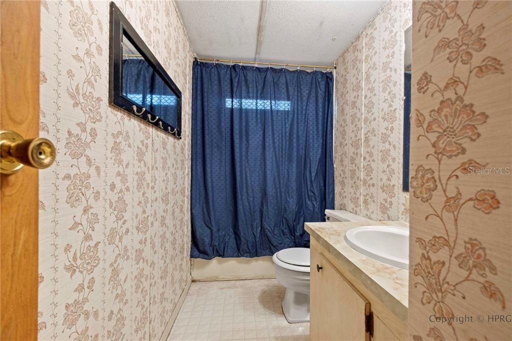 最近售出: $90,000 (2 贝兹, 2 浴室, 933 平方英尺)