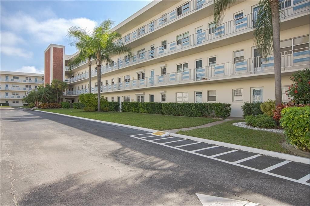 Recently Sold: $275,000 (2 beds, 2 baths, 1350 Square Feet)