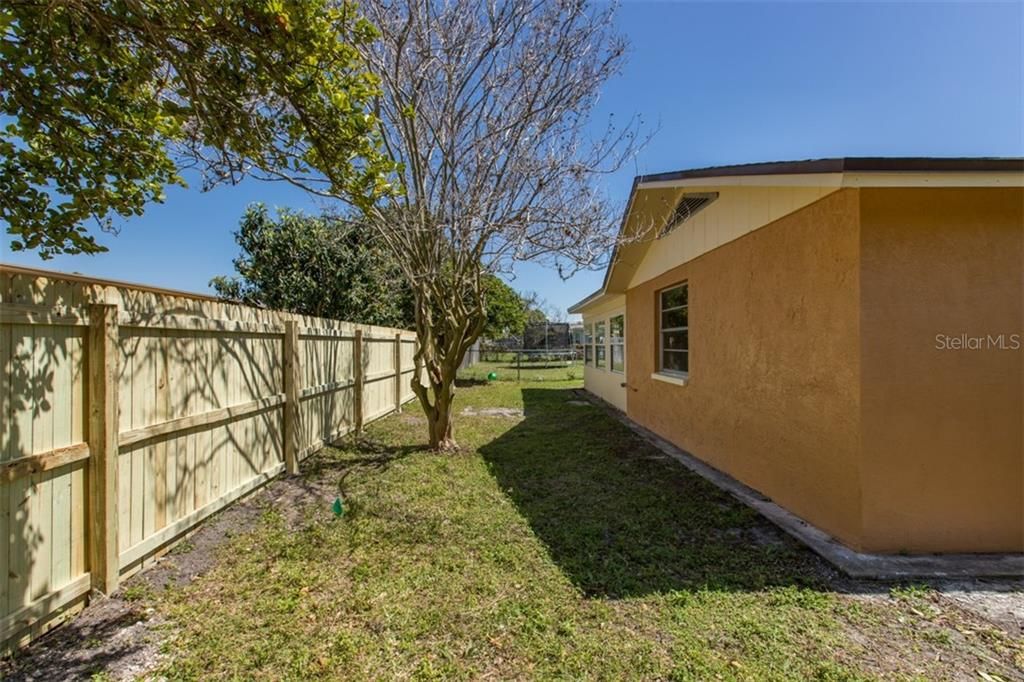 Recently Sold: $197,500 (3 beds, 2 baths, 1360 Square Feet)