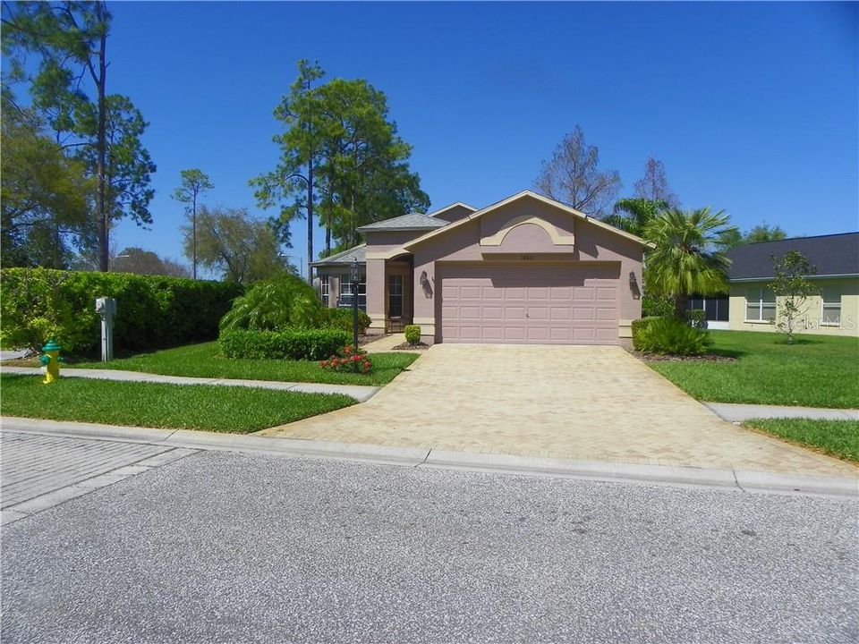 Recently Sold: $249,000 (3 beds, 2 baths, 1982 Square Feet)
