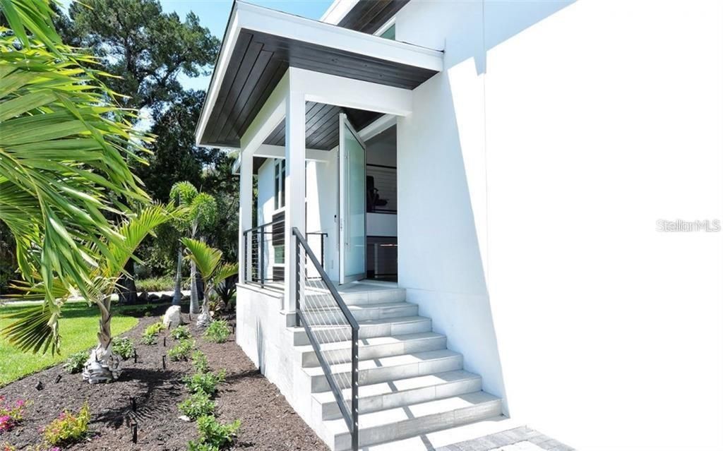 Recently Sold: $1,350,000 (3 beds, 2 baths, 2300 Square Feet)