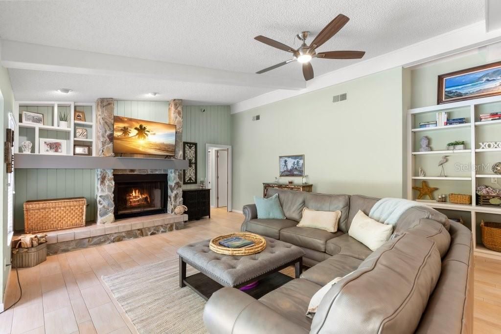 Recently Sold: $579,000 (5 beds, 3 baths, 3095 Square Feet)