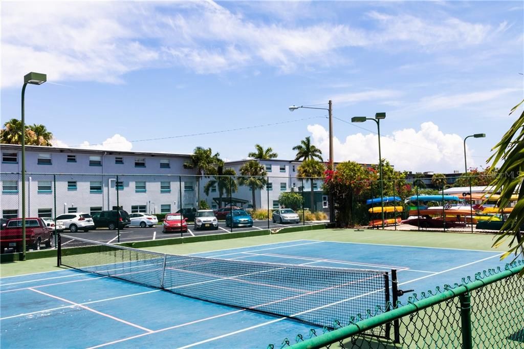 Town Shores Community Tennis Court!