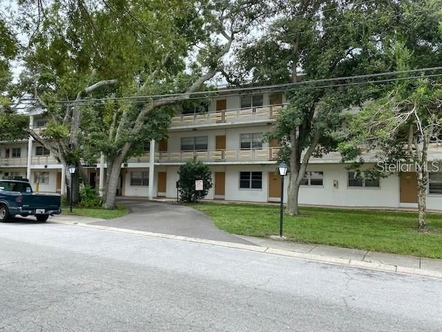 Recently Sold: $129,900 (2 beds, 2 baths, 988 Square Feet)