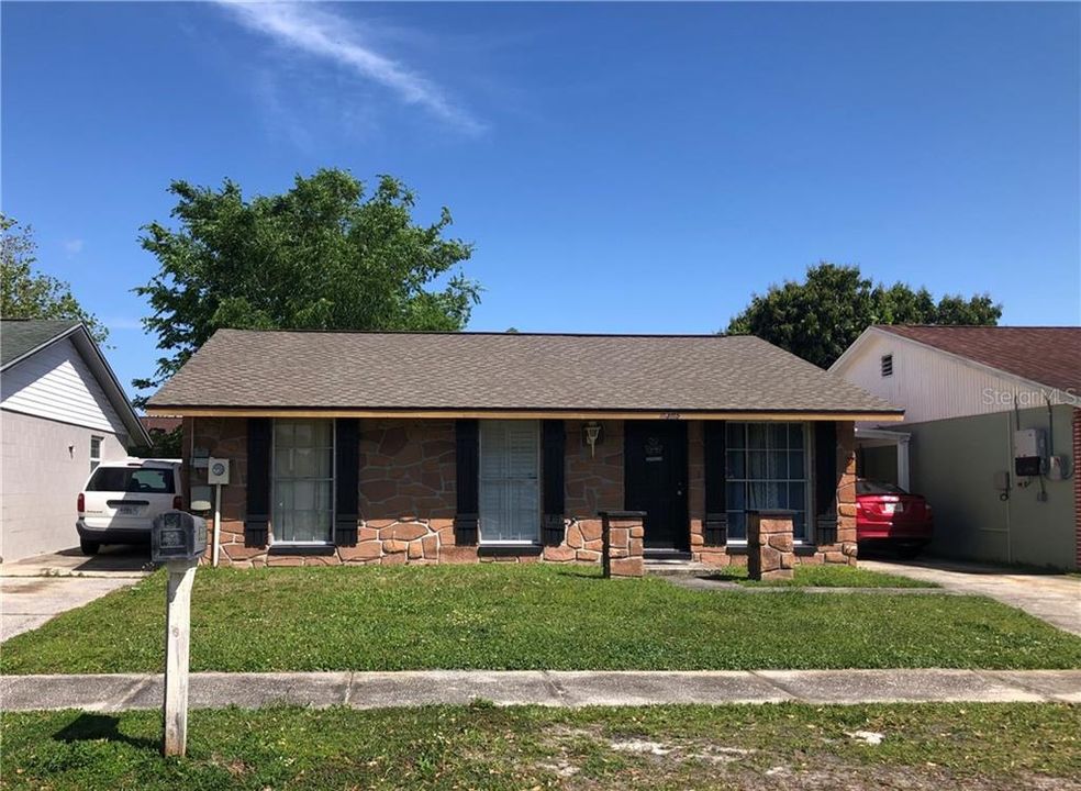 Recently Sold: $195,000 (3 beds, 2 baths, 1189 Square Feet)