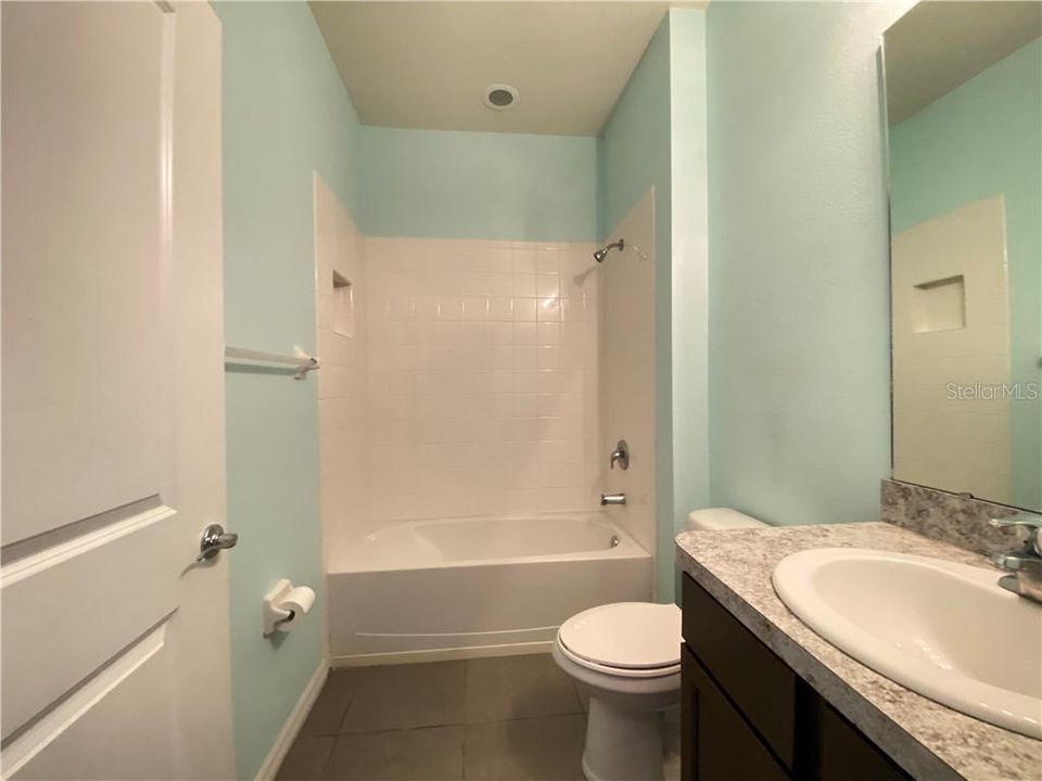 最近租的: $2,400 (4 贝兹, 2 浴室, 2057 平方英尺)