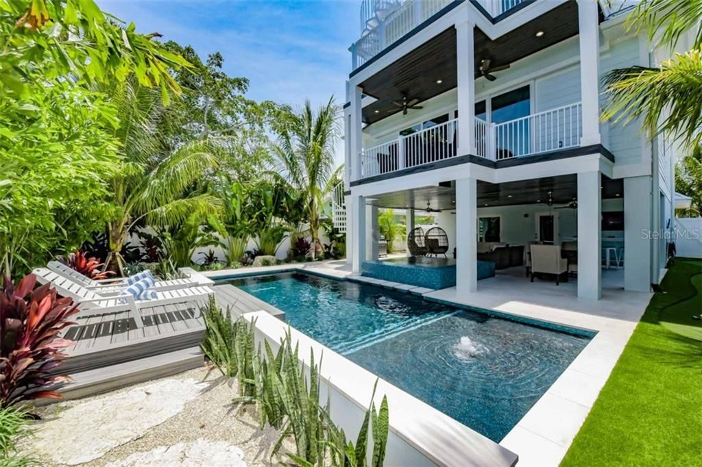 Recently Sold: $3,600,000 (7 beds, 7 baths, 3514 Square Feet)