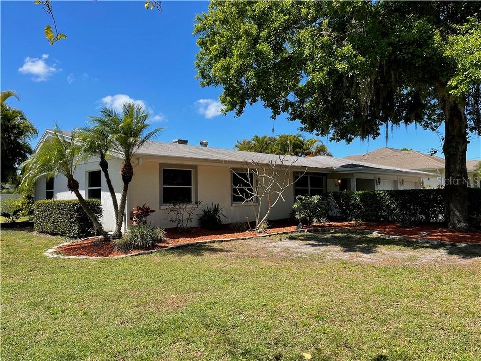 Recently Sold: $345,000 (3 beds, 2 baths, 1967 Square Feet)