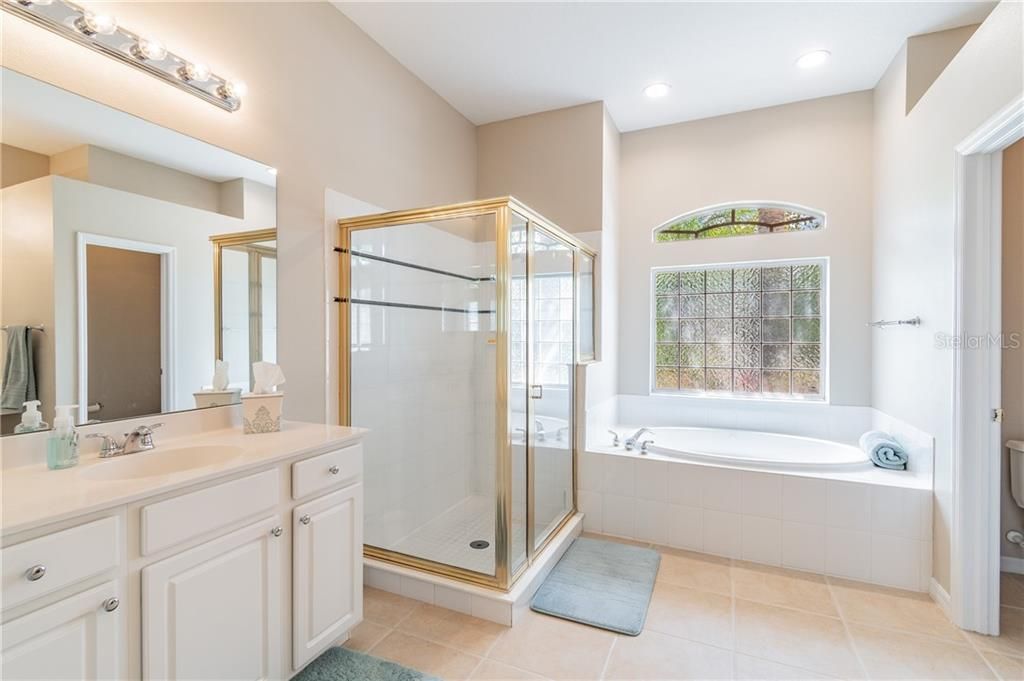 最近售出: $579,000 (5 贝兹, 3 浴室, 3302 平方英尺)