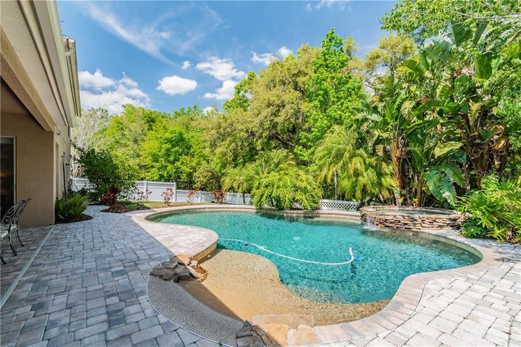 Recently Sold: $579,000 (5 beds, 3 baths, 3302 Square Feet)