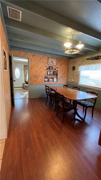 Recently Sold: $110,000 (2 beds, 1 baths, 840 Square Feet)