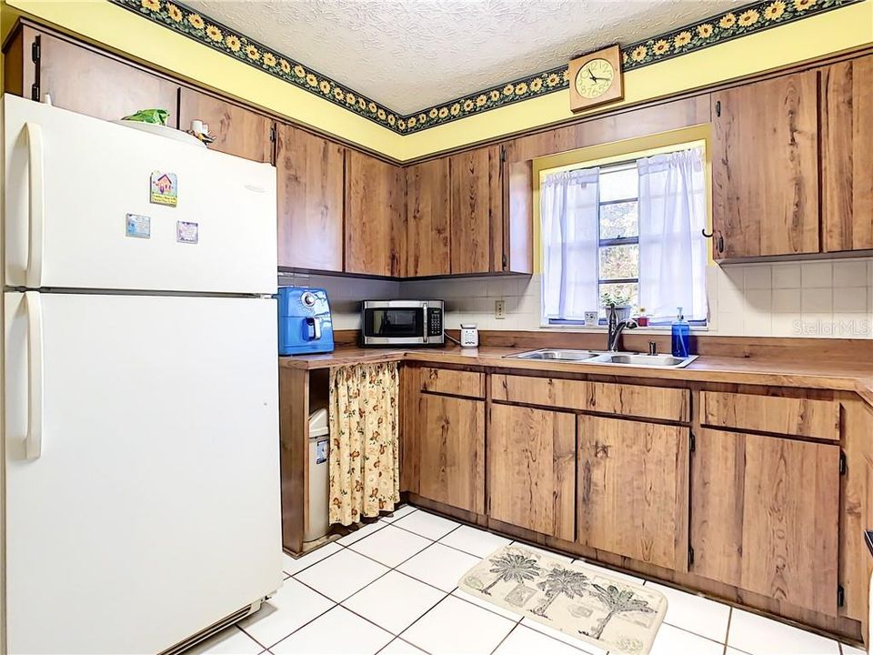 Recently Sold: $209,500 (2 beds, 1 baths, 1074 Square Feet)