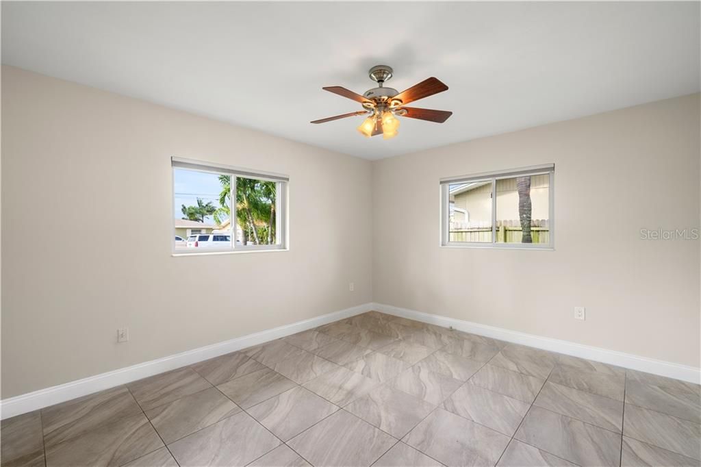 Recently Sold: $359,000 (2 beds, 1 baths, 1092 Square Feet)