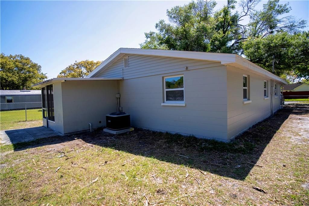 Recently Sold: $199,999 (3 beds, 1 baths, 1247 Square Feet)