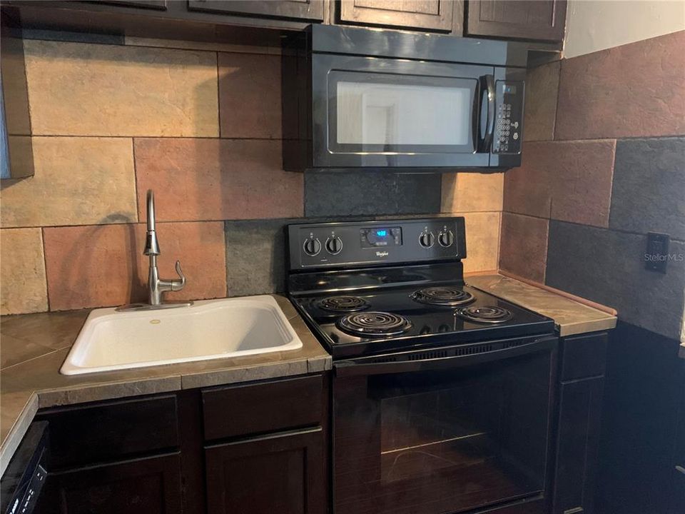 Recently Sold: $92,500 (1 beds, 1 baths, 710 Square Feet)