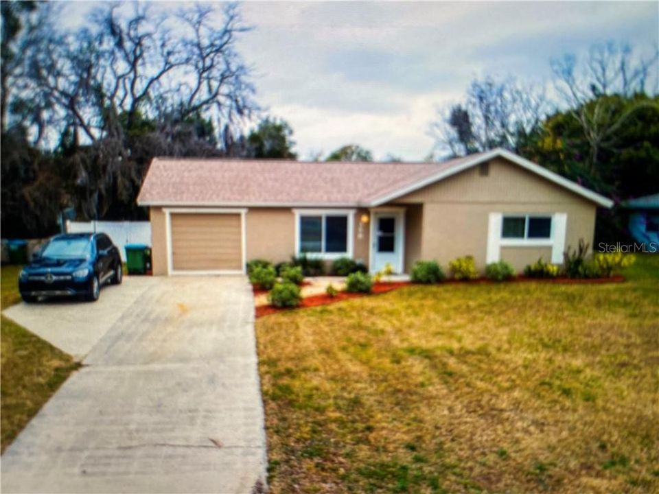 Recently Sold: $174,000 (2 beds, 1 baths, 978 Square Feet)