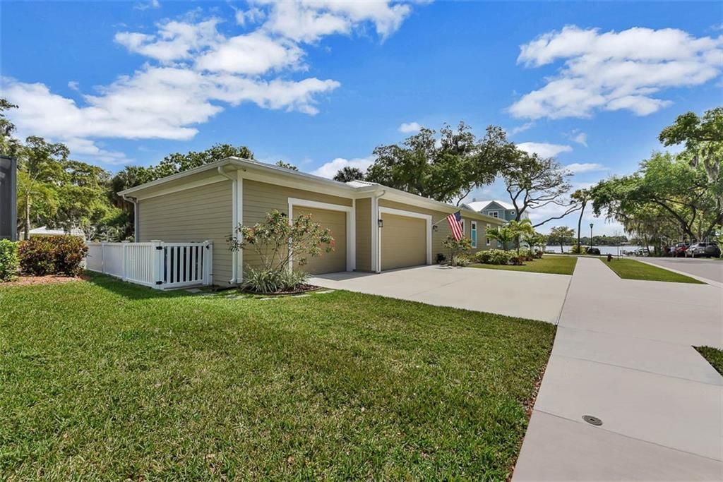 Recently Sold: $660,000 (3 beds, 3 baths, 2608 Square Feet)