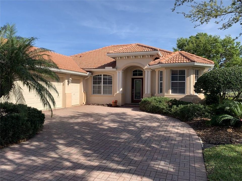 Vendido Recientemente: $415,000 (3 camas, 2 baños, 2061 Pies cuadrados)