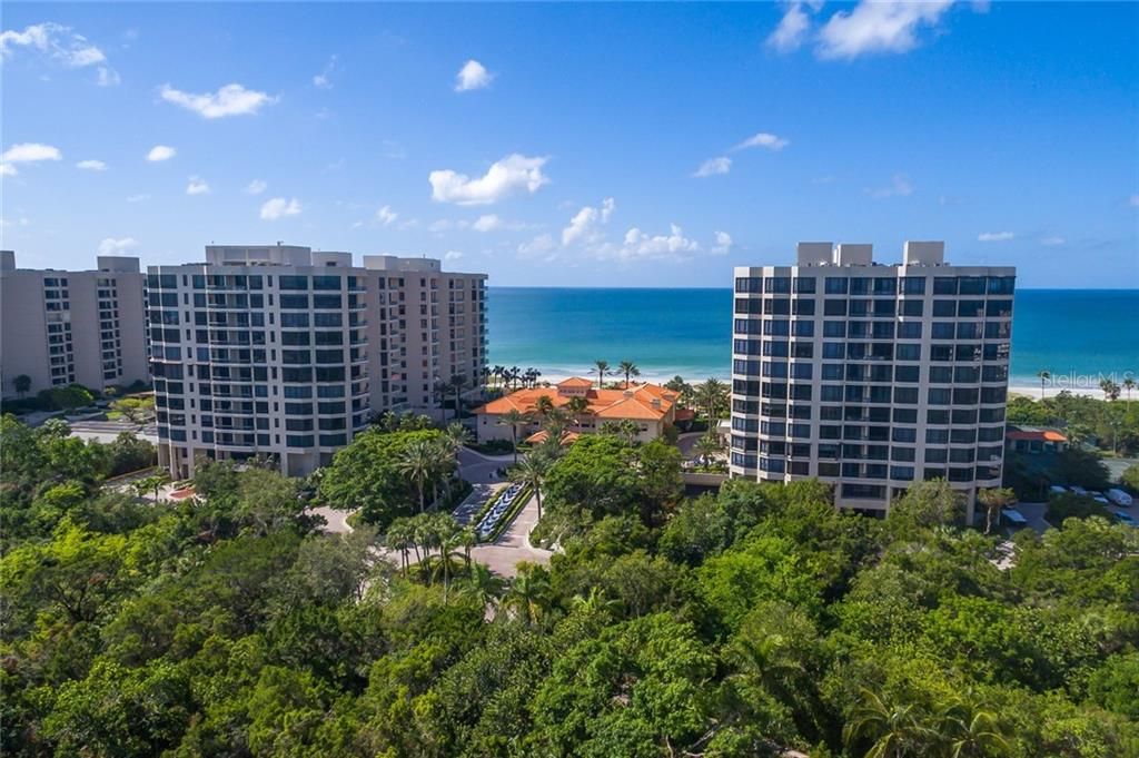 Recently Sold: $1,750,000 (3 beds, 4 baths, 3273 Square Feet)