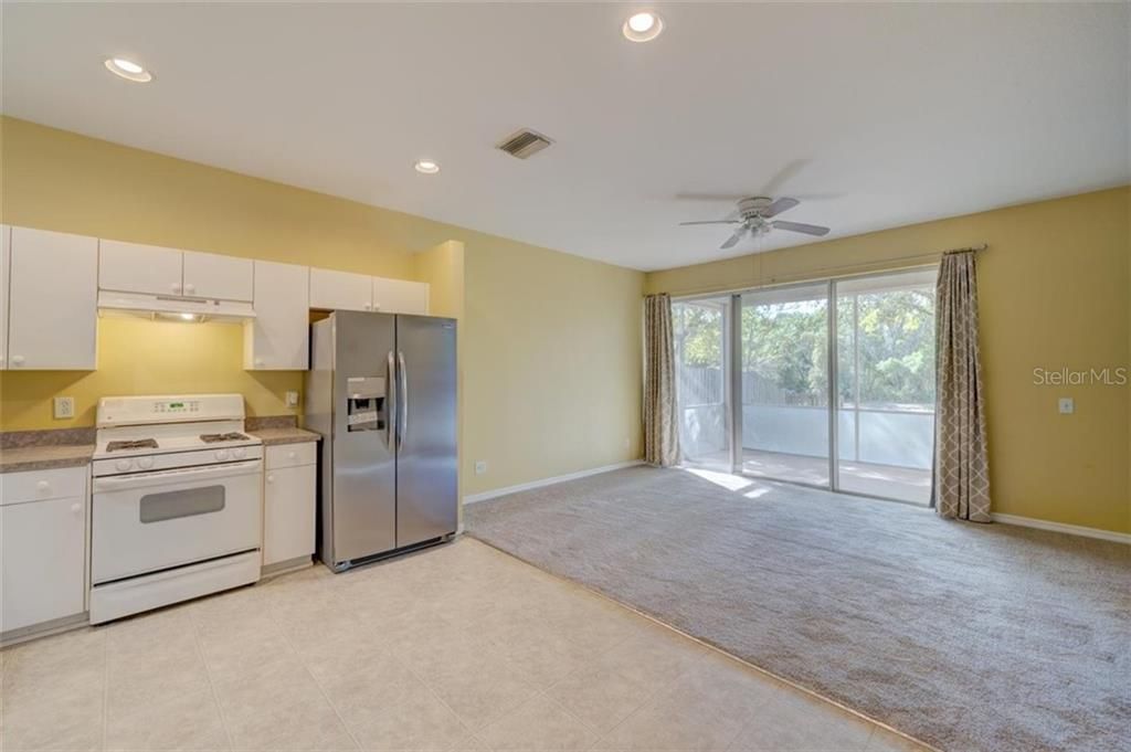 Recently Sold: $250,000 (3 beds, 2 baths, 1705 Square Feet)