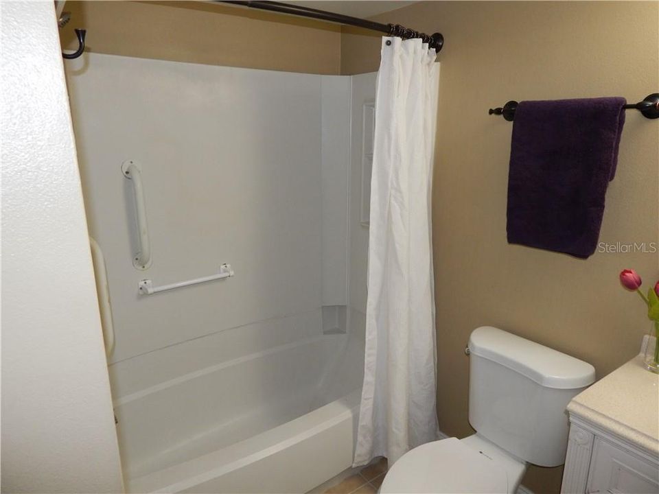 最近售出: $170,000 (2 贝兹, 2 浴室, 959 平方英尺)
