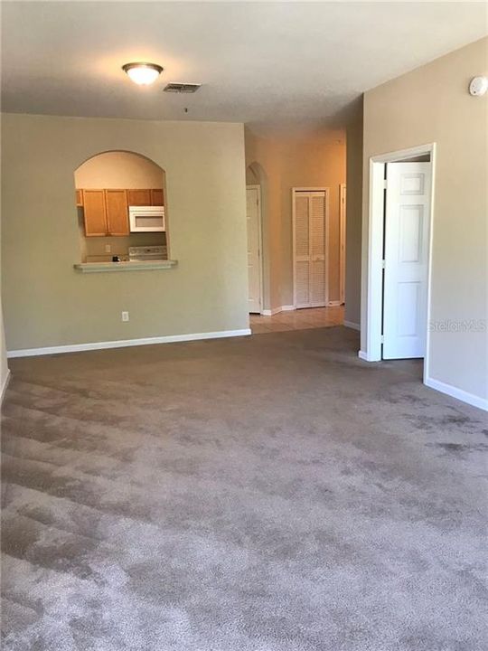 Recently Sold: $160,000 (3 beds, 2 baths, 1402 Square Feet)