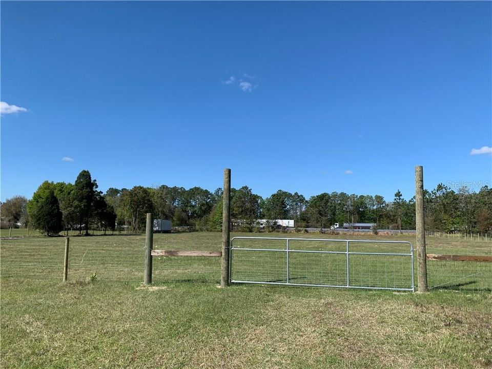 Vendido Recientemente: $110,000 (2.01 acres)