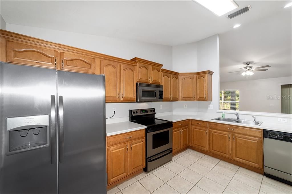 Recently Sold: $219,000 (3 beds, 2 baths, 1421 Square Feet)