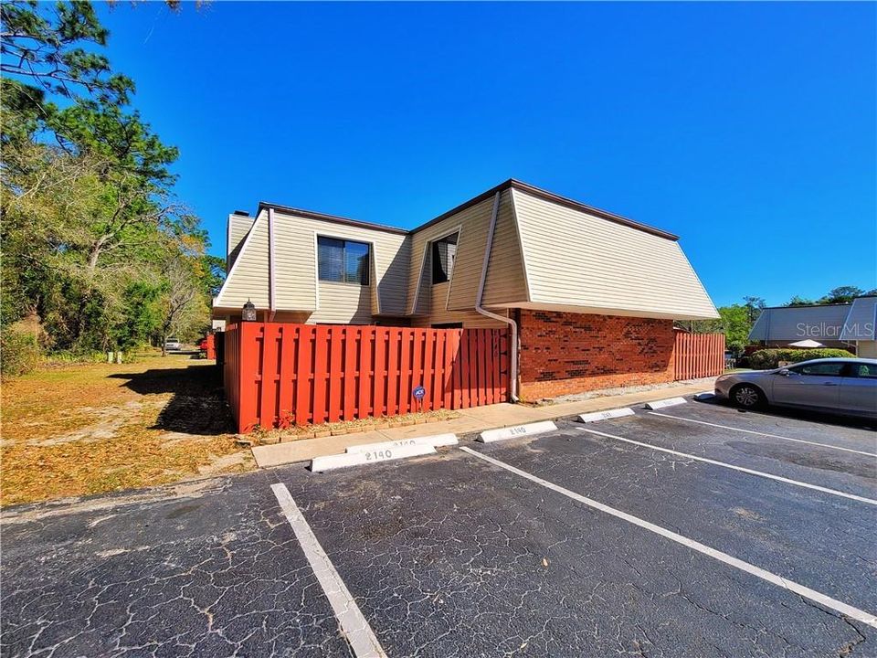 Recientemente alquilado: $1,400 (3 camas, 2 baños, 2499 Pies cuadrados)