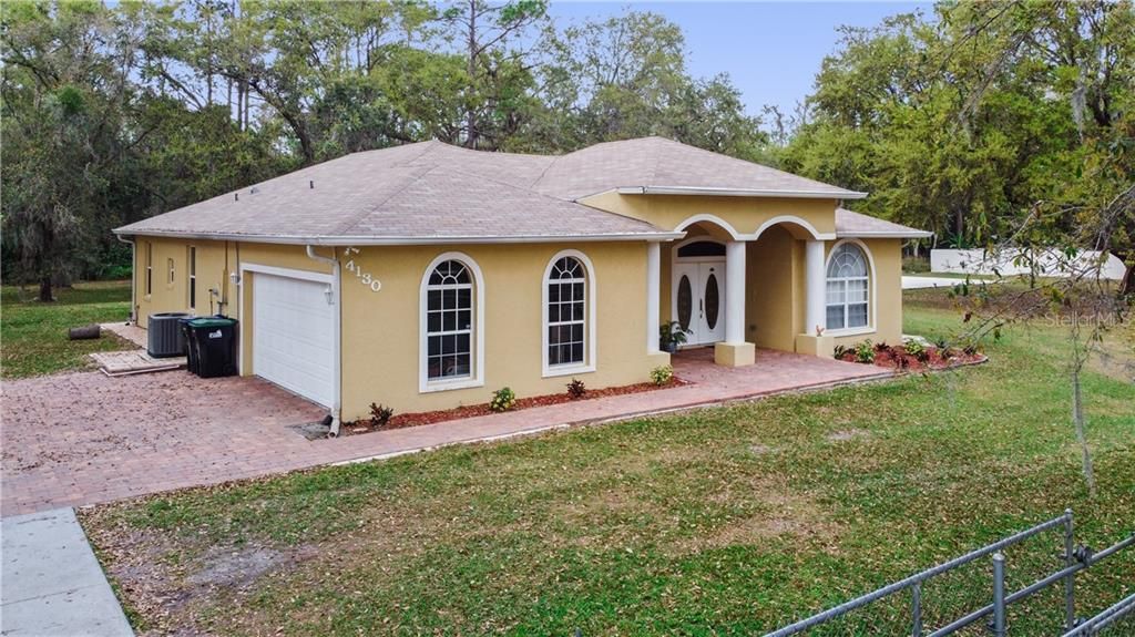 Recently Sold: $419,900 (4 beds, 2 baths, 1968 Square Feet)