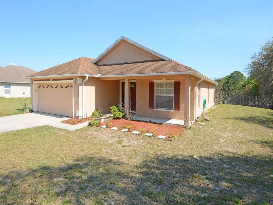 Recently Sold: $227,500 (3 beds, 2 baths, 1539 Square Feet)