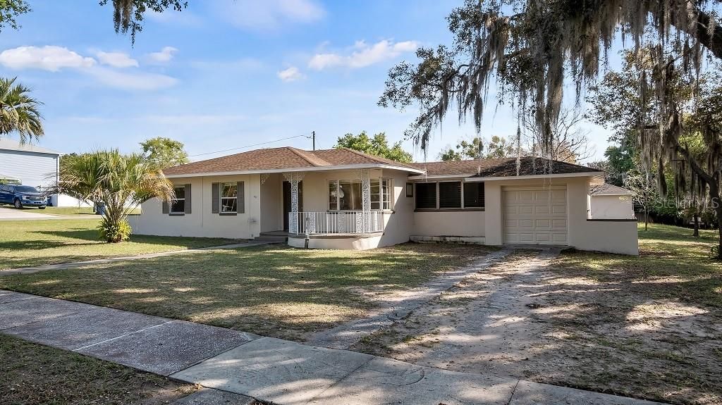 Recently Sold: $168,000 (3 beds, 2 baths, 1392 Square Feet)