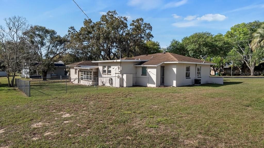 Recently Sold: $168,000 (3 beds, 2 baths, 1392 Square Feet)