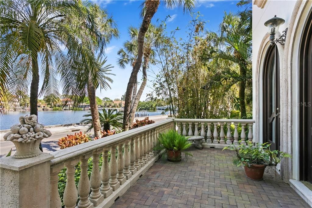 Recently Sold: $2,700,000 (4 beds, 4 baths, 4266 Square Feet)