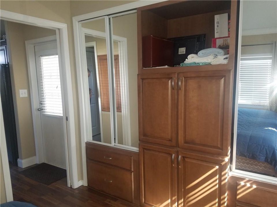 Recently Sold: $93,000 (1 beds, 1 baths, 490 Square Feet)