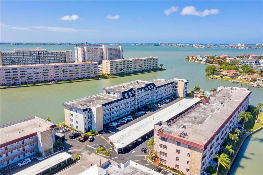 Recently Sold: $200,000 (2 beds, 2 baths, 1250 Square Feet)