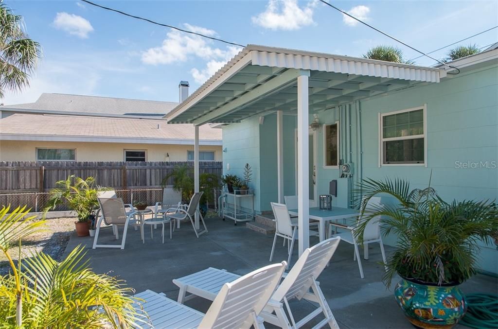 Recently Sold: $525,000 (2 beds, 1 baths, 846 Square Feet)