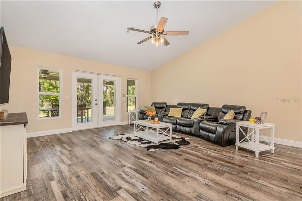 Recently Sold: $525,000 (4 beds, 2 baths, 2048 Square Feet)